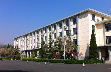 �й������ί�hУ